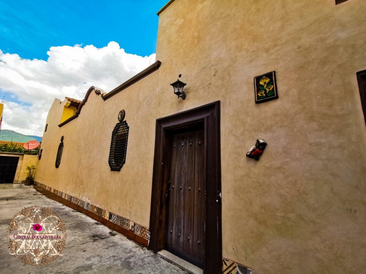 Central Bougainvillea Antigua Exterior photo